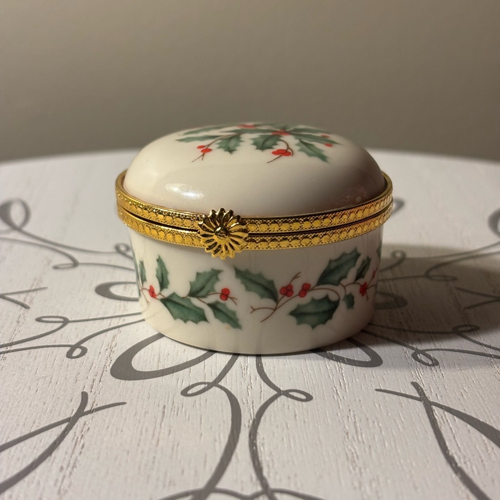 Lenox Holiday Trinket Box